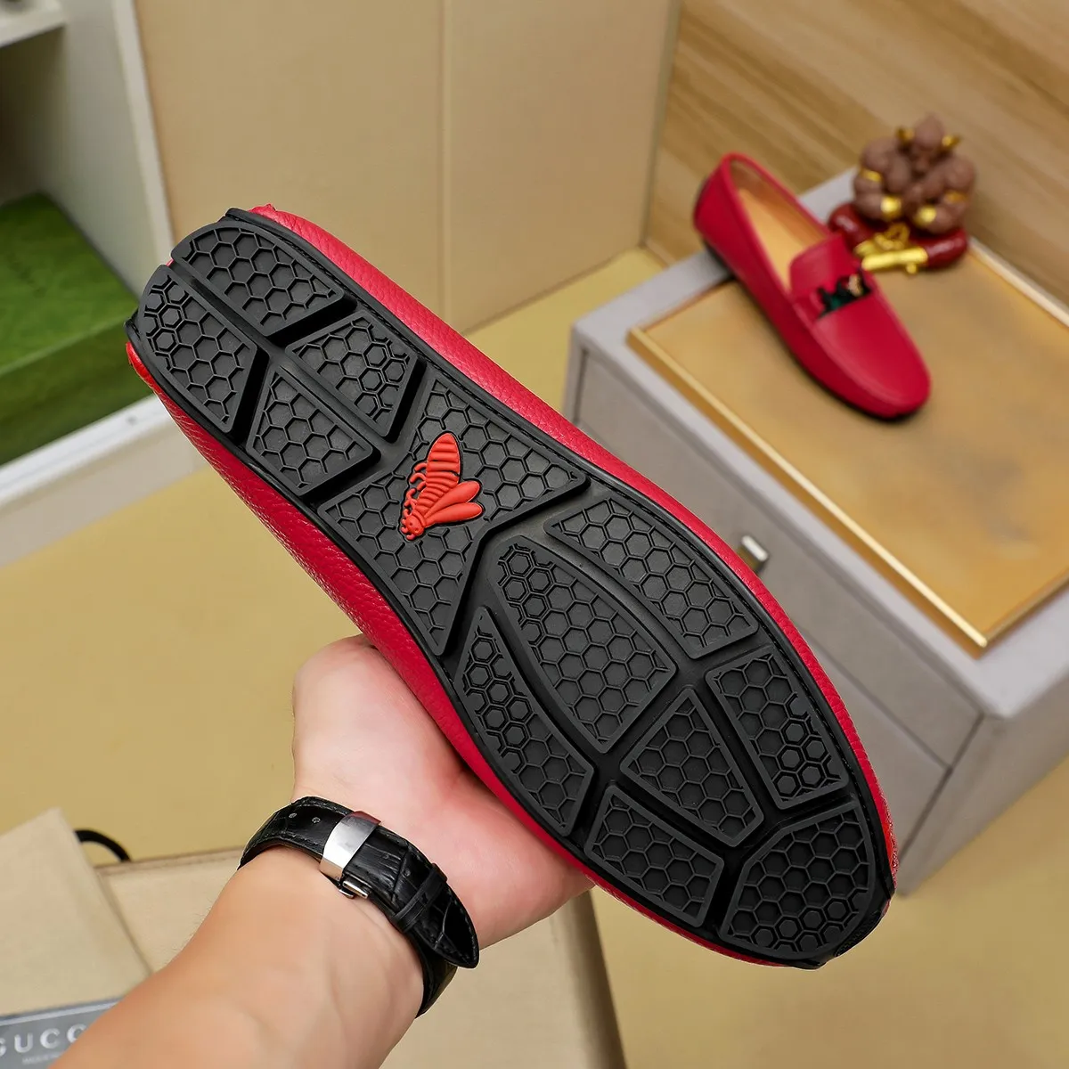 Men's shoes 💰360💰💰GUCCI Gucci official website synchronizes the latest model 🛃The upper is made of imported cowhide, 🐷leather lining, rubber outsole, 🎩🎩top-notch handcrafted workmanship with fine stitches and threads🔍definitely satisfy those perfectionist men who pursue high luxury quality 👏 Colors available! Code number 38-45 Large quantity in stock
